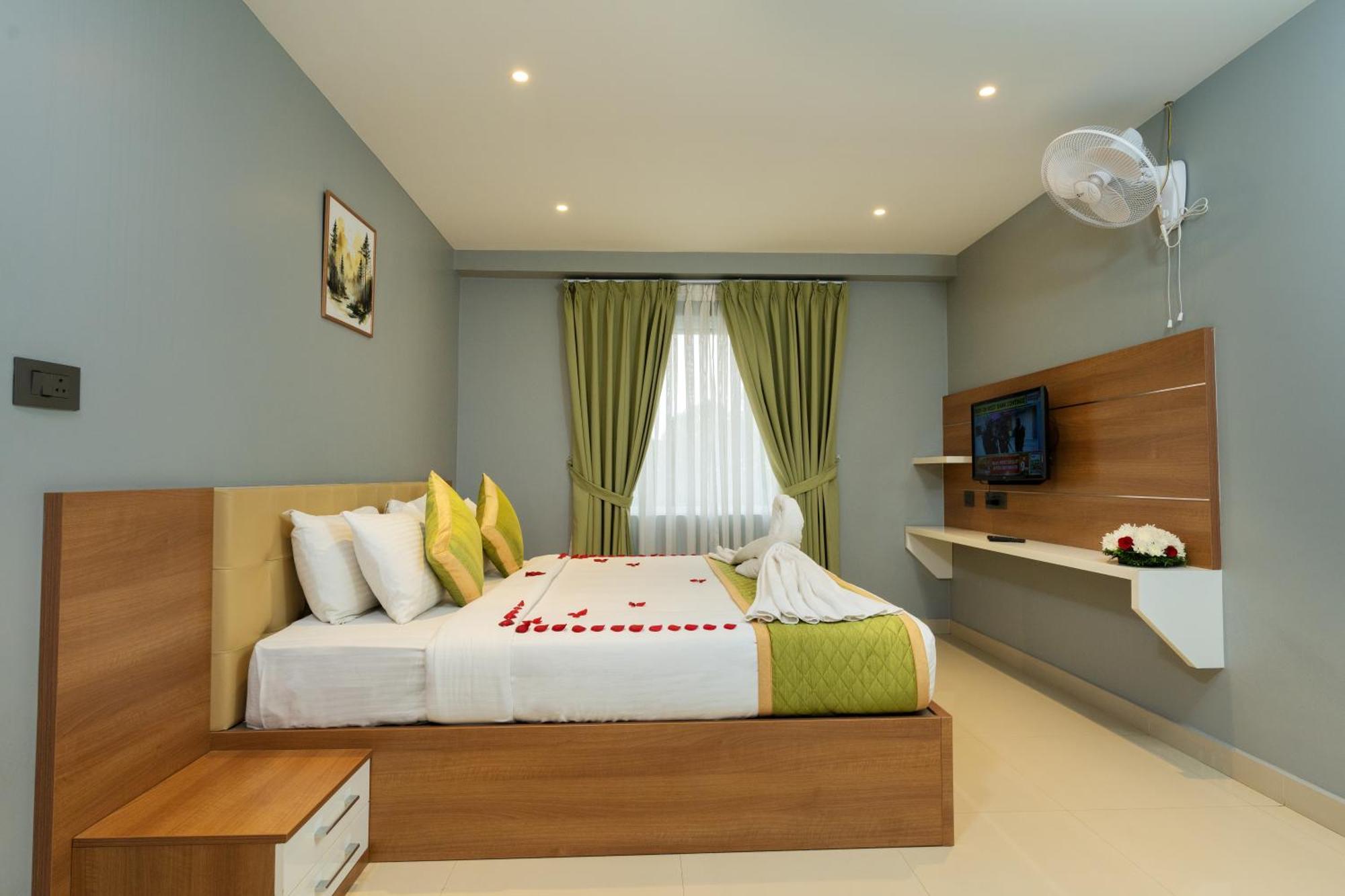 Hotel Grand Alleppey Alappuzha Exteriör bild