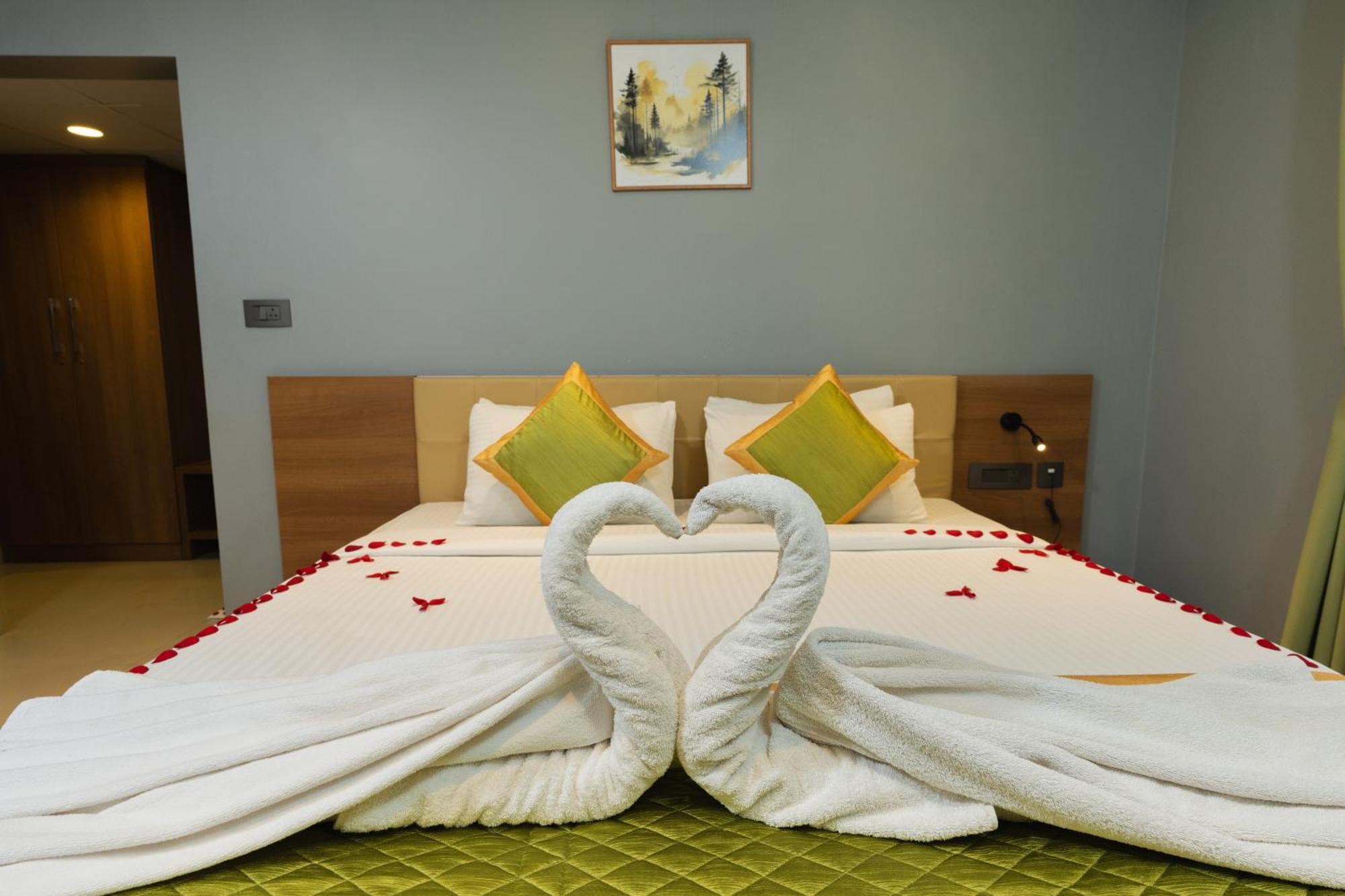 Hotel Grand Alleppey Alappuzha Exteriör bild